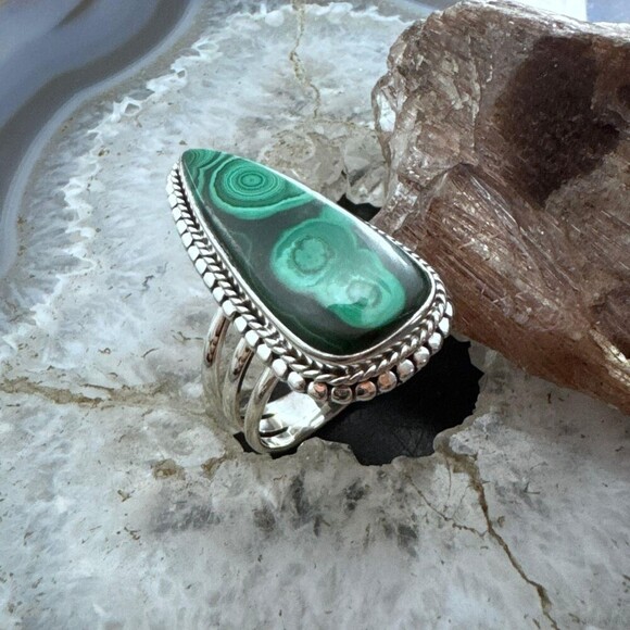 Sterling Southwestern Style Elongated Teardrop Malachite Decorated Ring Size 9 - Picture 3 of 10